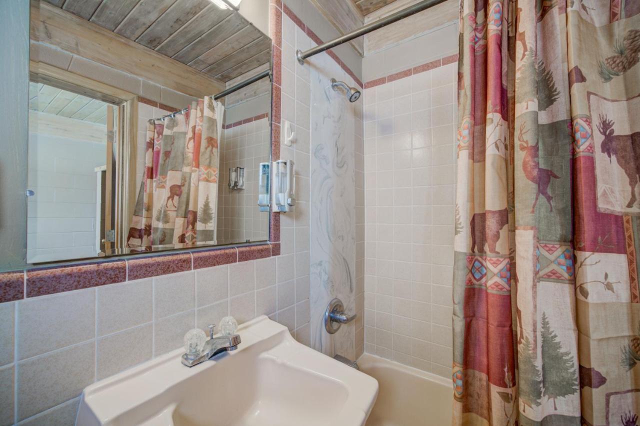 Sportsman's Motel 3*